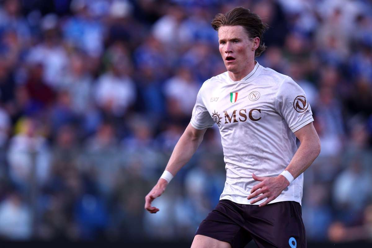 Ngôi sao Napoli McTominay bị chê là 'tầm thường' dù nhận giải thưởng và lời khen ngợi