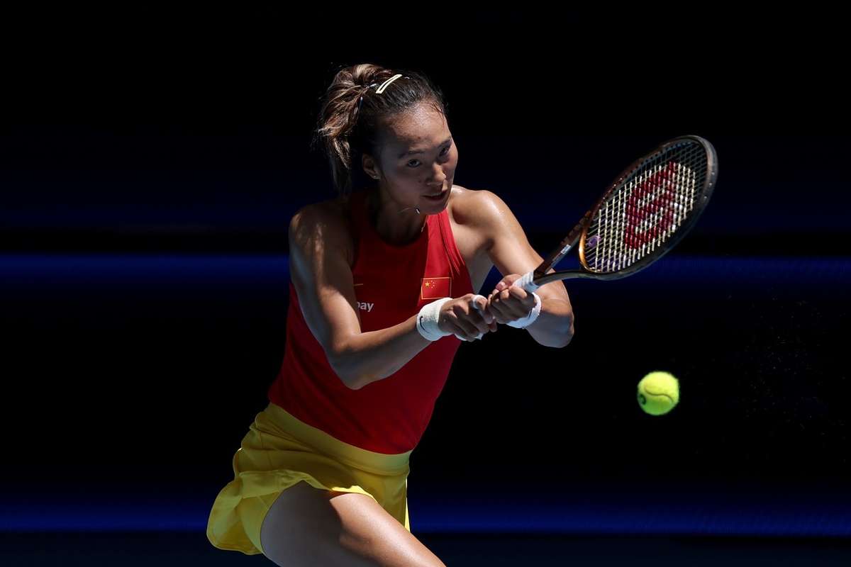 Zheng Qinwen Upsets Wimbledon Champion Marketa Vondrousova At United ...