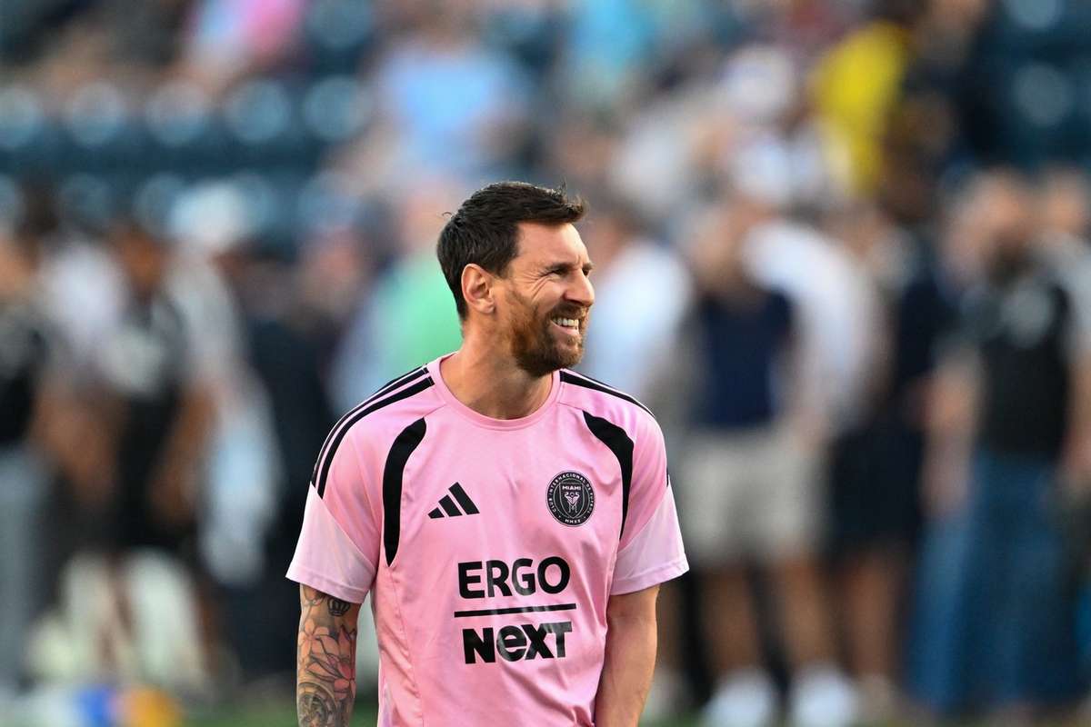 Messi scores first goal since father's death in a draw with Philadelphia