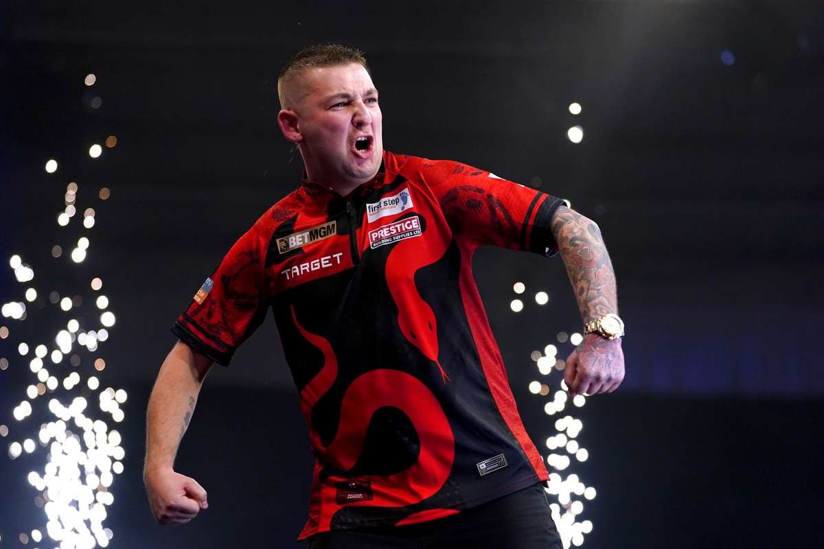 Premier League Darts Aspinall pakt eerste dagzege na reeks