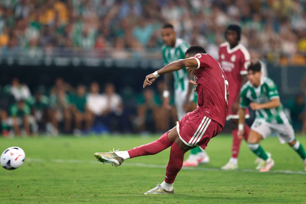 VAR denies Real Madrid penalty retake after Mbappé miss against Betis