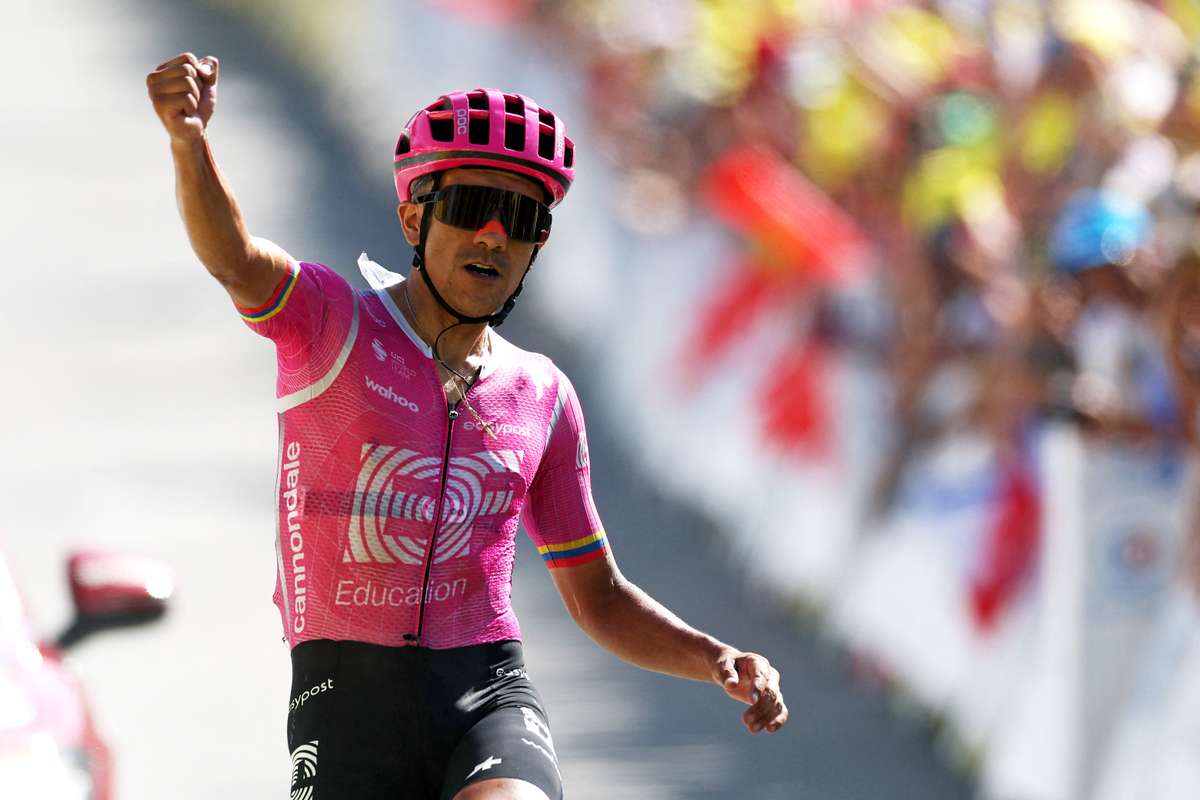 Photo: livesport.cz Carapaz po úniku v závěrečném stoupání vyhrál 18. etapu Tour de France