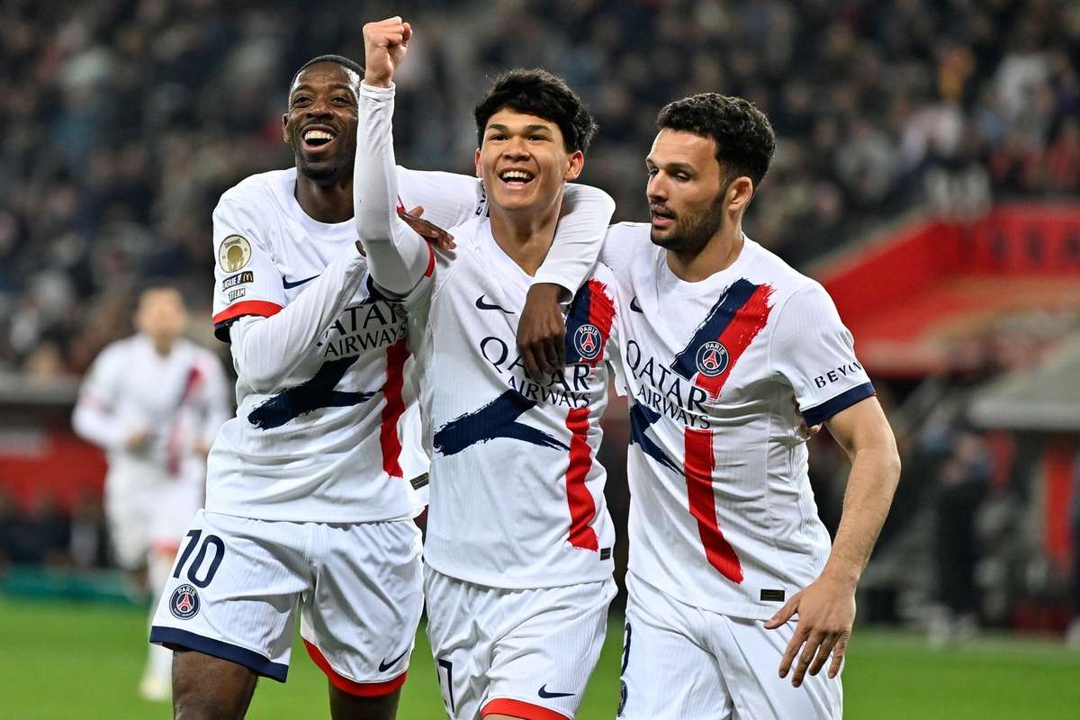 PSG nghiền nát Nice với 10 người để trở lại đỉnh Ligue 1