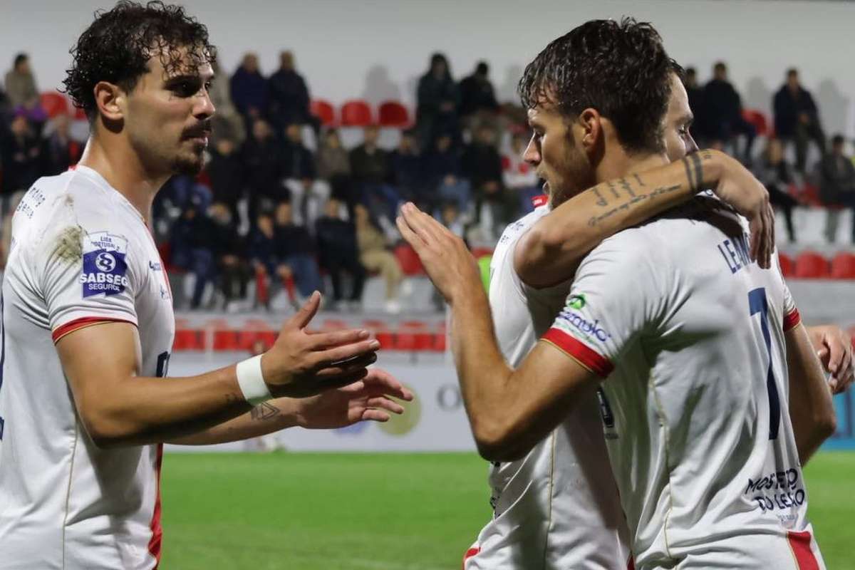 Nacional vence Feirense 