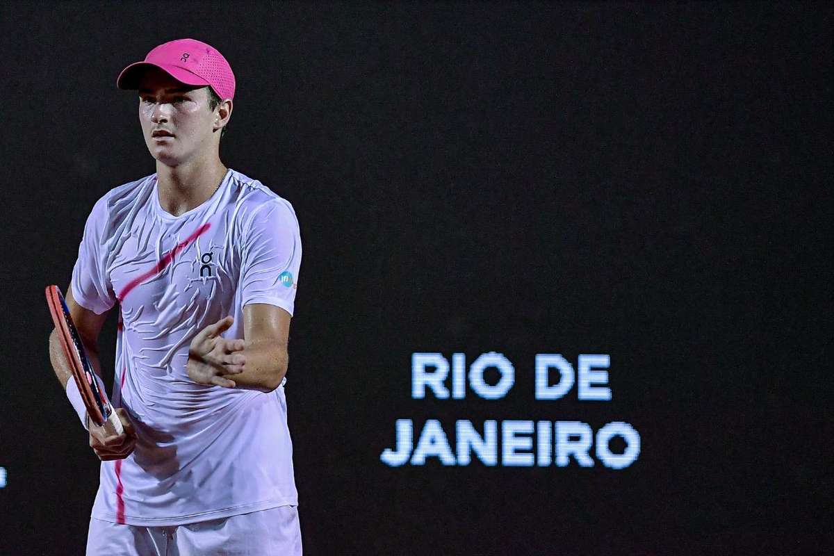 Tênis João Fonseca vai ganhar mais de 300 posições no ranking da ATP