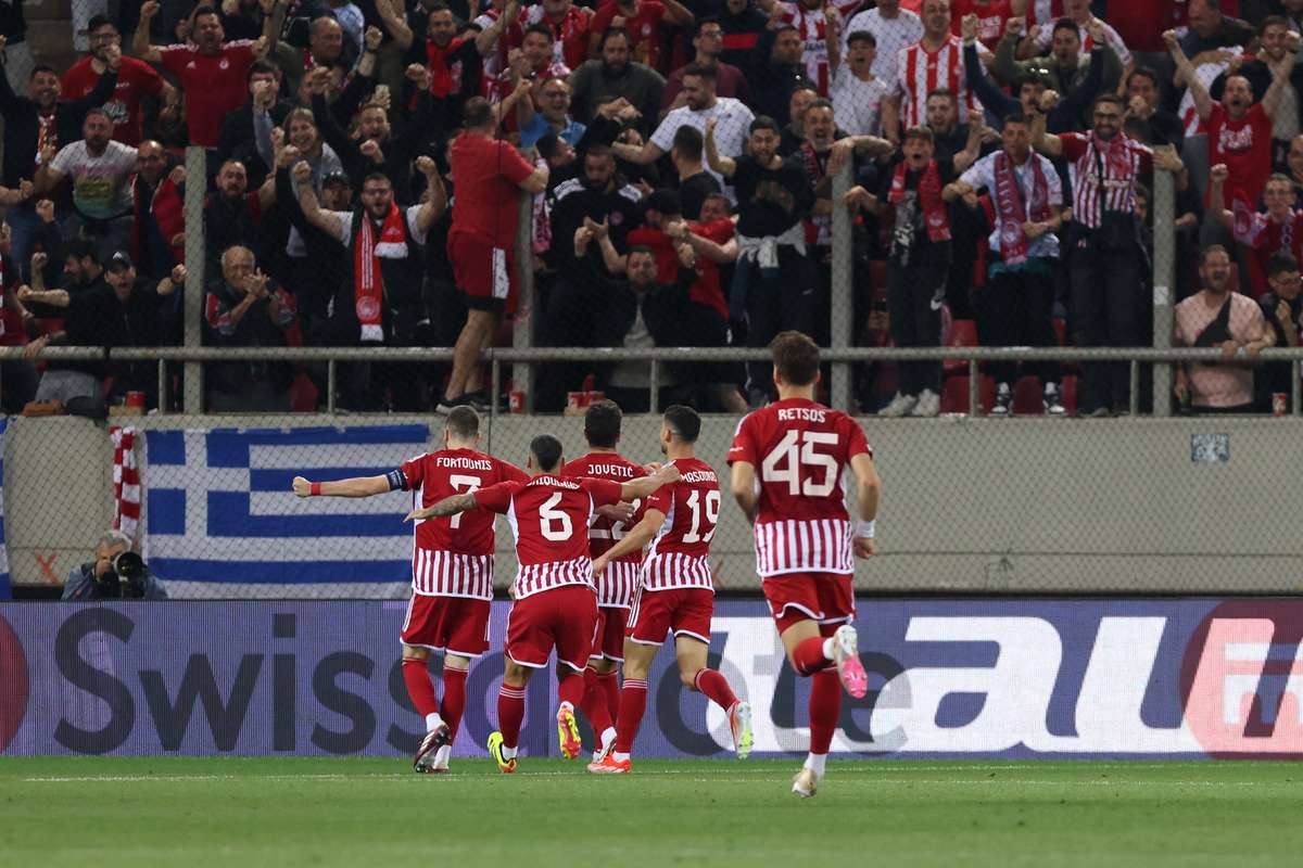 Olympiacos Hold On To Claim First-leg Win Over Fenerbahce In Conference ...