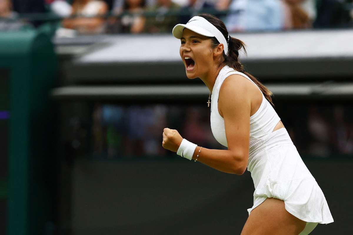 Relentless Emma Raducanu storms into Wimbledon third round with ...