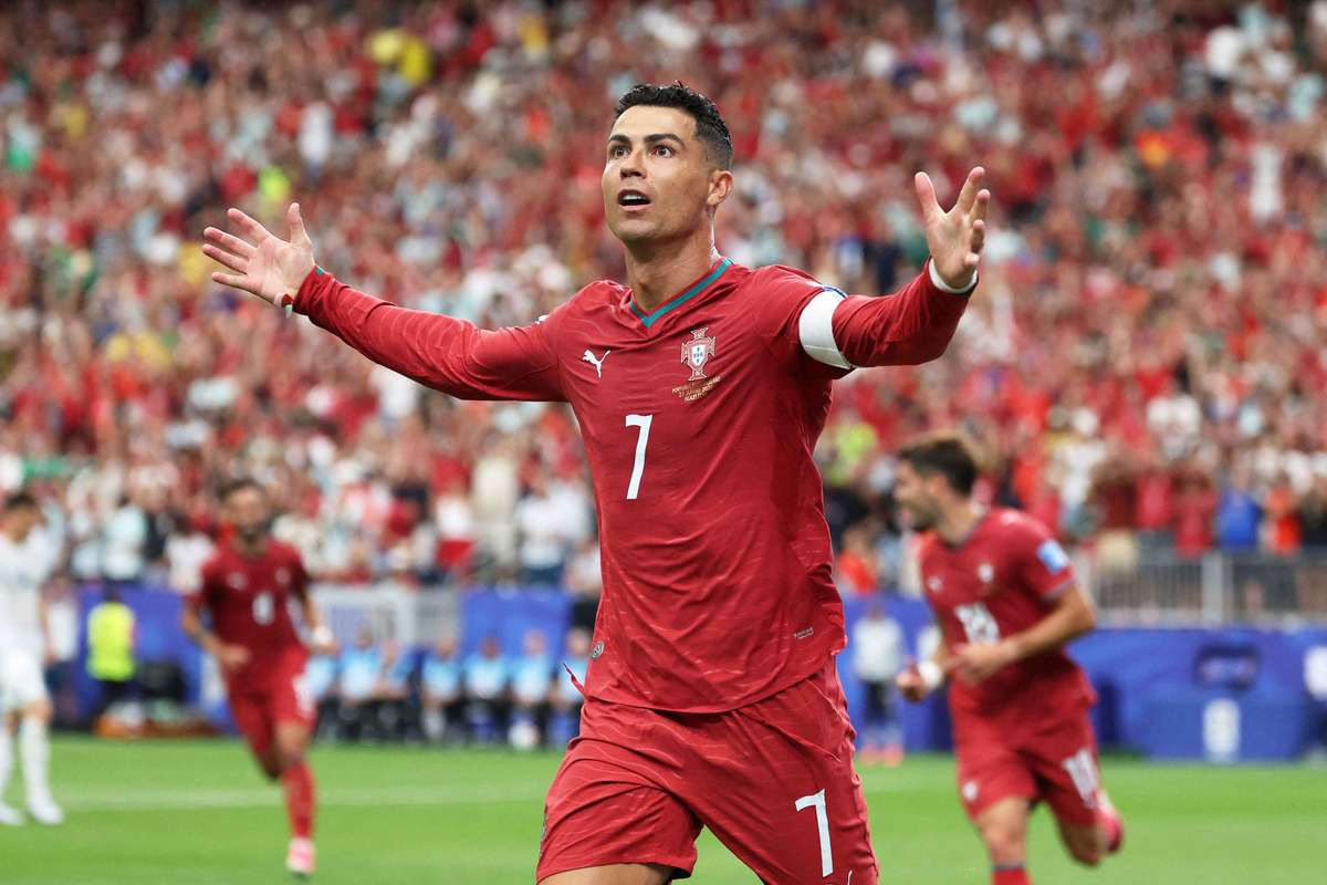 Ronaldo up and running with historic brace as Portugal put five past  Uzbekistan | Flashscore.com