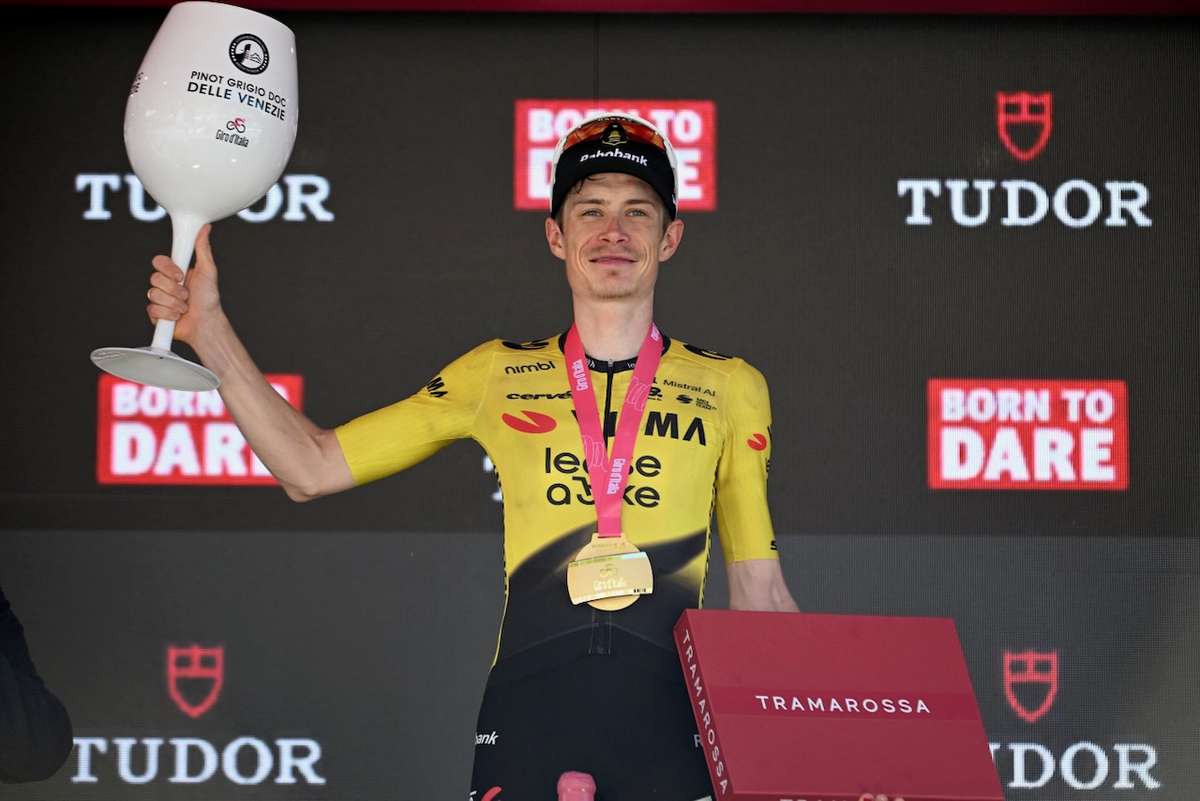 Rosa in der Faust, Gelb im Kopf: Vingegaard fährt beim Giro in Tour ...