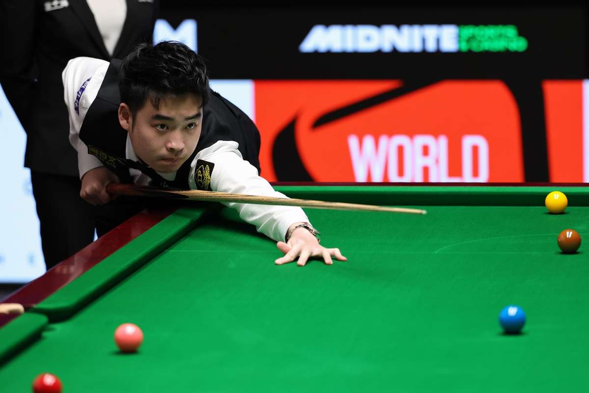 Snooker-WM: Si Jiahui bezwingt Gilbert – Ding wird Favoritenrolle ...