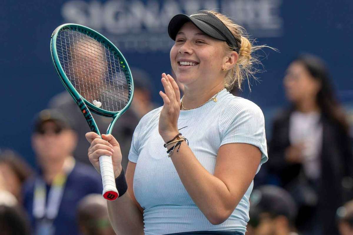 Amanda Anisimova defeats Emma Navarro to reach WTA Toronto final