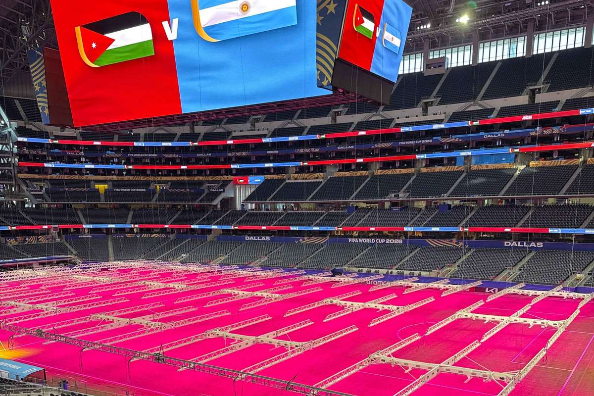 Inside the AT&T Stadium: 'pink pitch' and giant screen that can interfere with t...