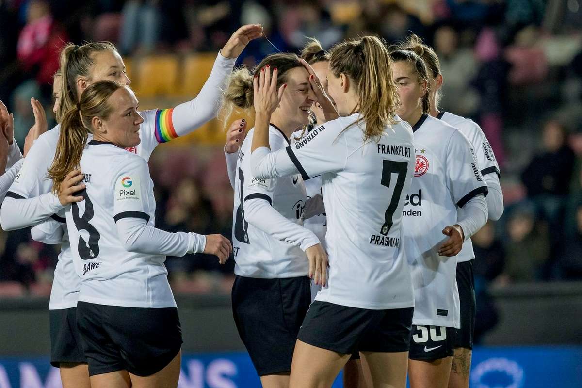 Champions League: Eintracht-Frauen Treffen Auf Titelverteidiger Barca ...