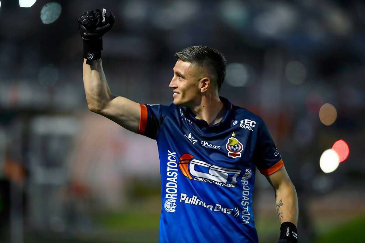 Cile, Primera División il portiere Requena segna da oltre 100 metri, è