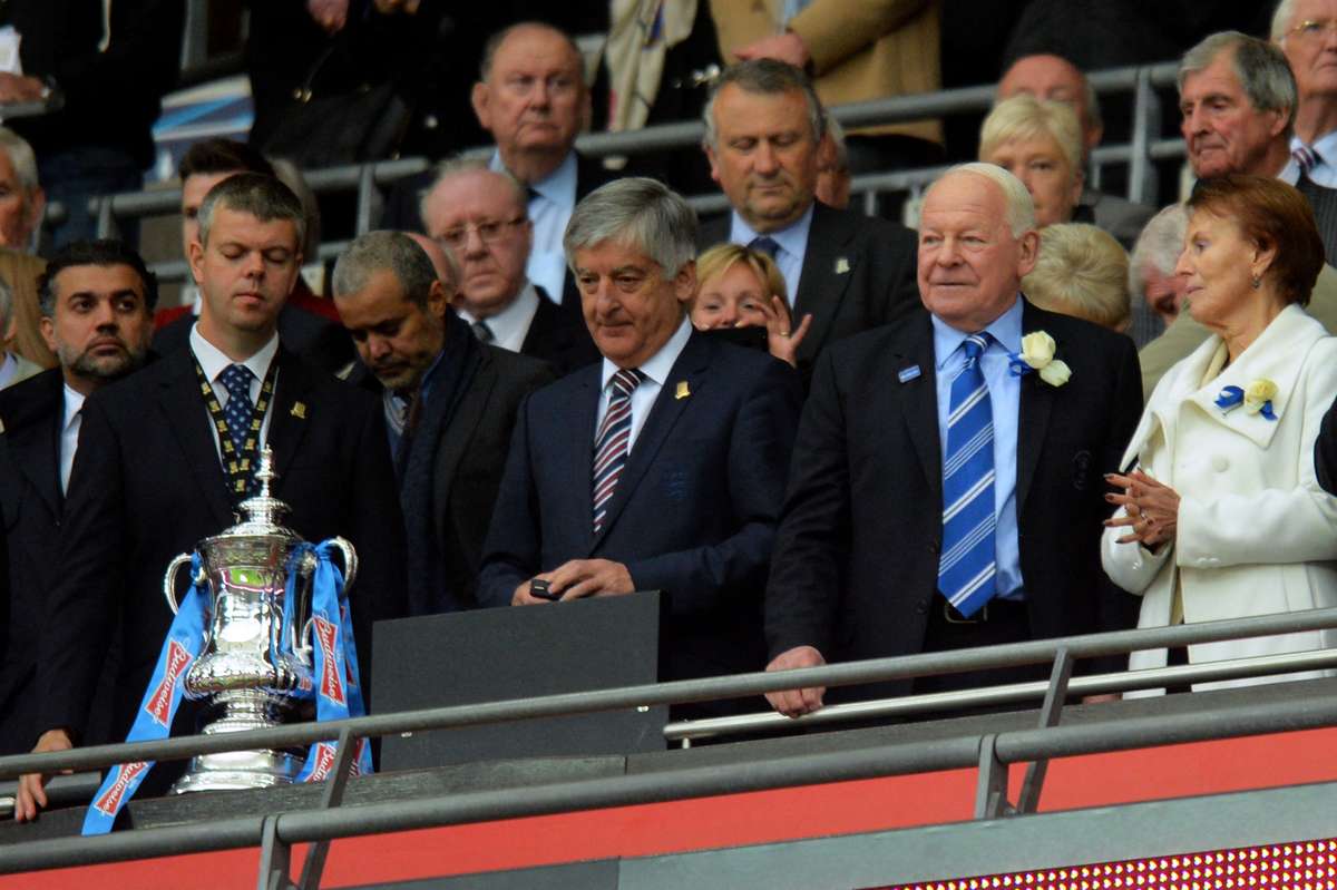 Ex-presidente do Manchester City defende rebaixamento após veredicto