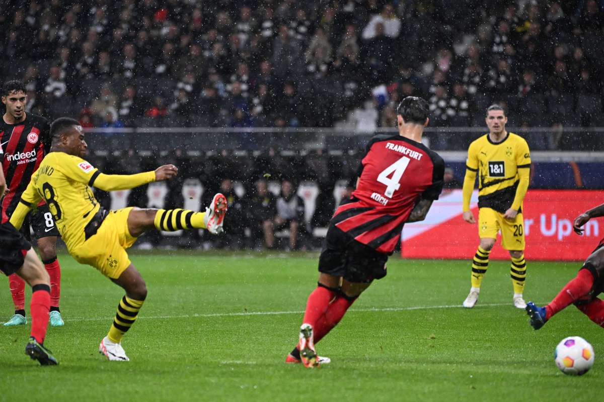 Bundesliga Leintracht Ferma Il Dortmund Il Bayer Leverkusen Torna Primo In Classifica 