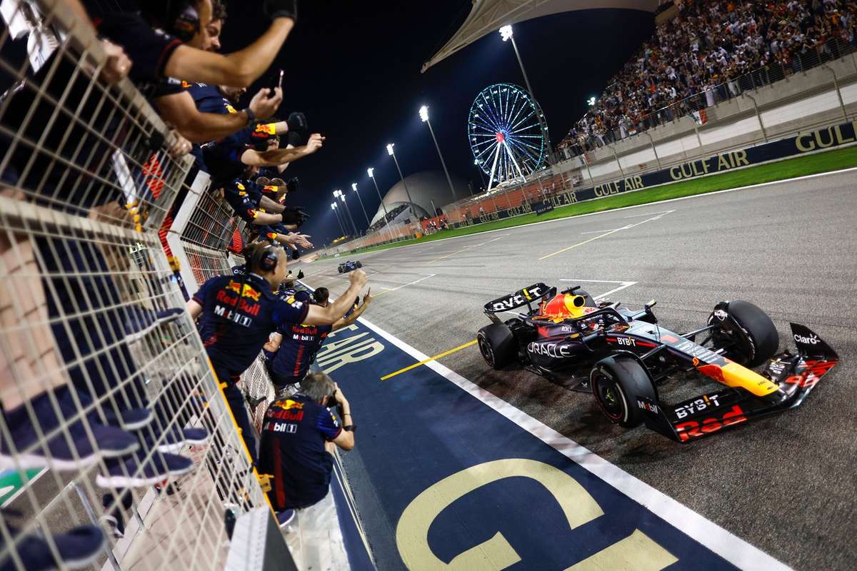 Celebrating F1 Team Members Told To Stay Off Pitwall Fence | Flashscore.com