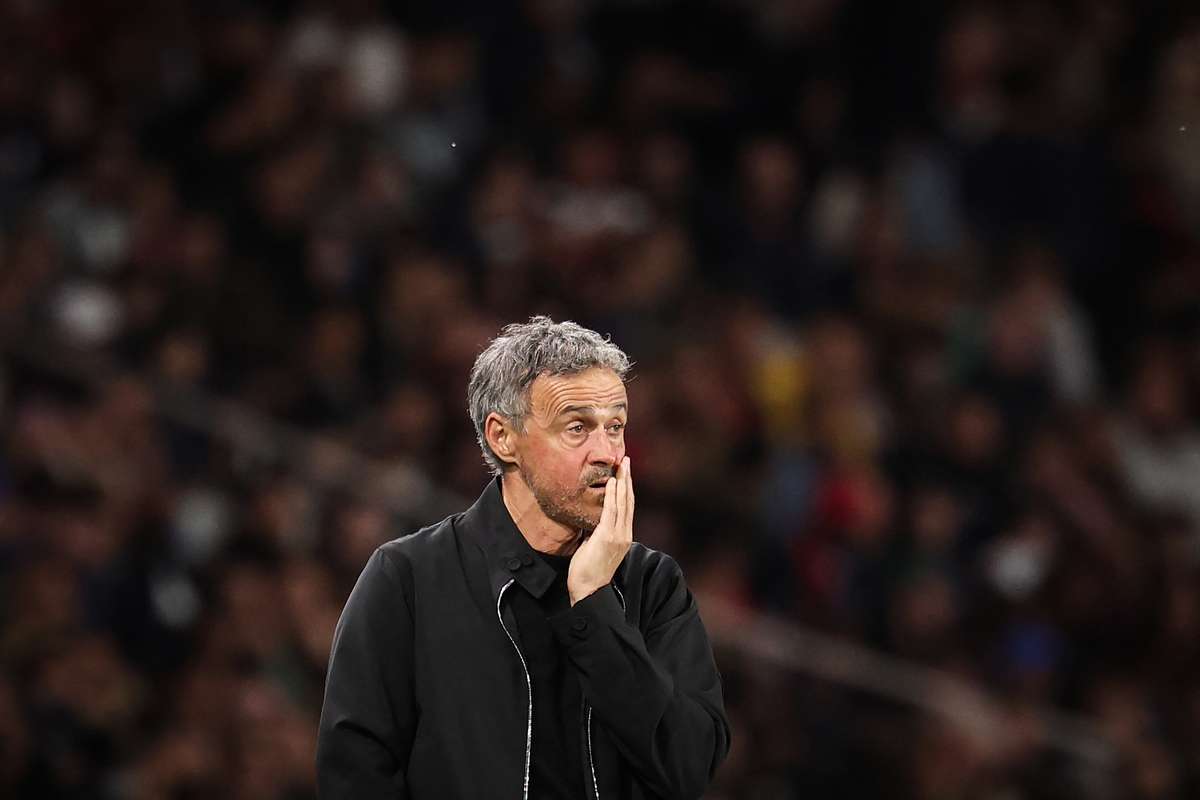 Luis Enrique tiết lộ ông 'hoàn toàn không quan tâm' đến World Cup và việc các CLB cho cầu thủ nghỉ ngơi