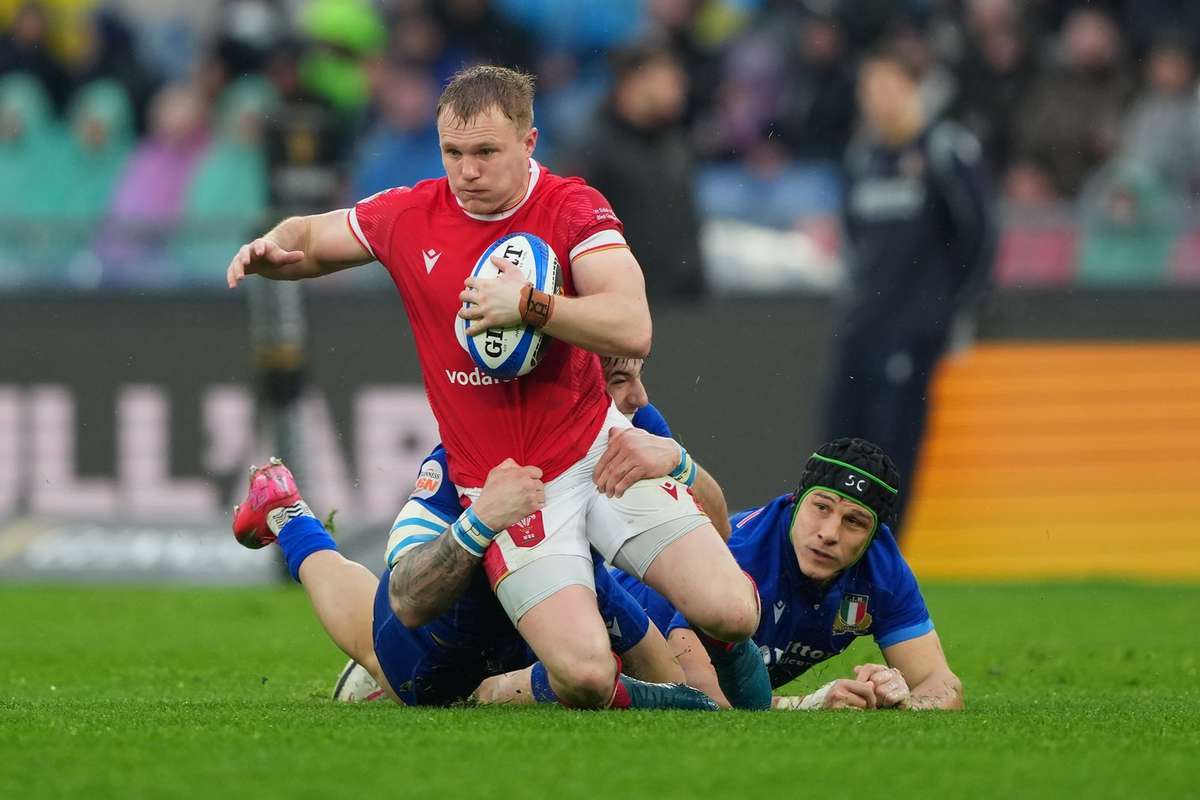 Former Wales and Lions full-back Williams retires from international ...