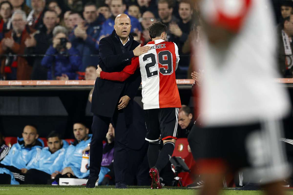 Arne Slot Durft Niet Te Voorspellen Of Santiago Giménez Bij Feyenoord ...