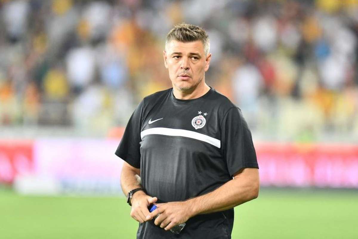 Oficial Savo Milosevic é o novo selecionador da BósniaHerzegovina