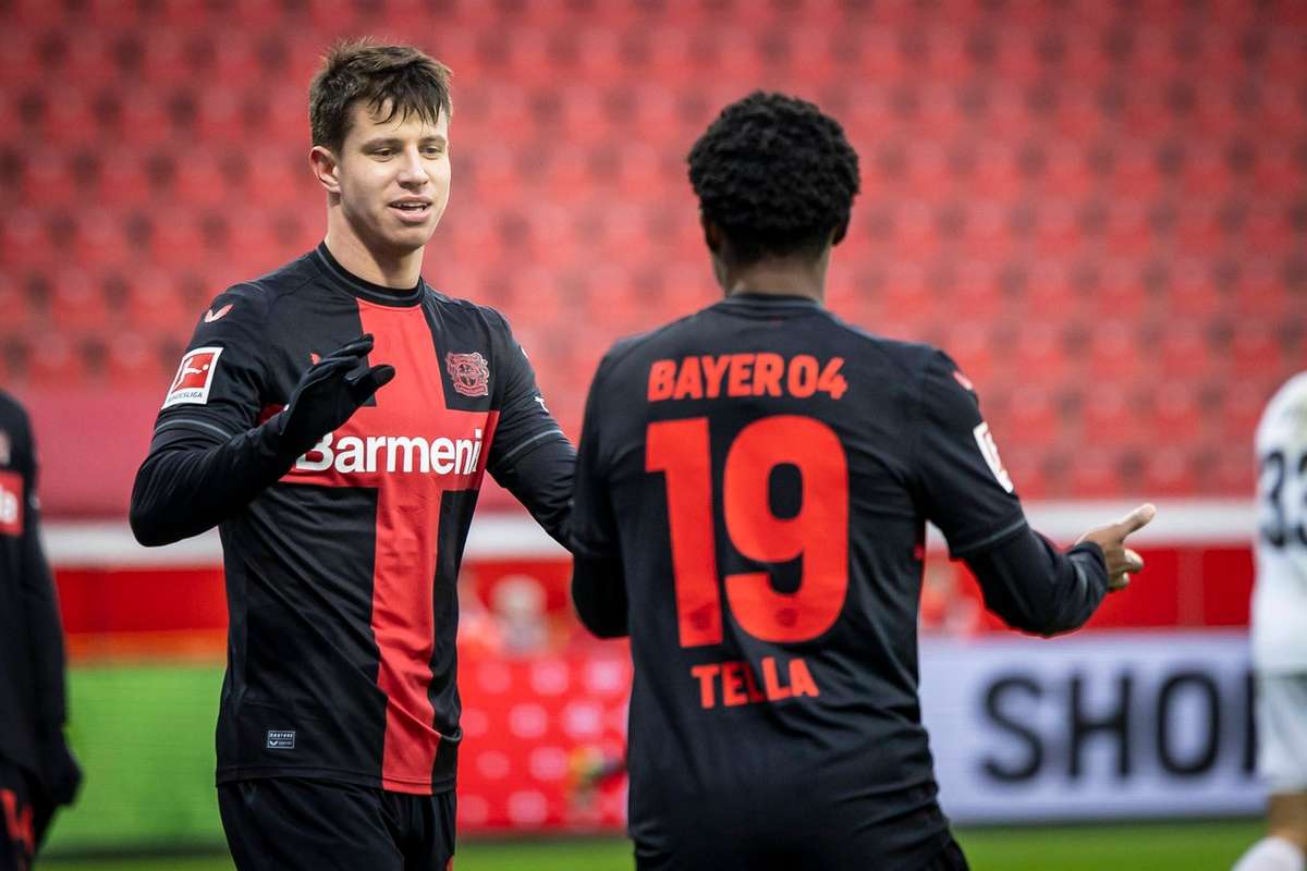 Bayer Leverkusen começa 2024 com goleada (40) Flashscore.pt