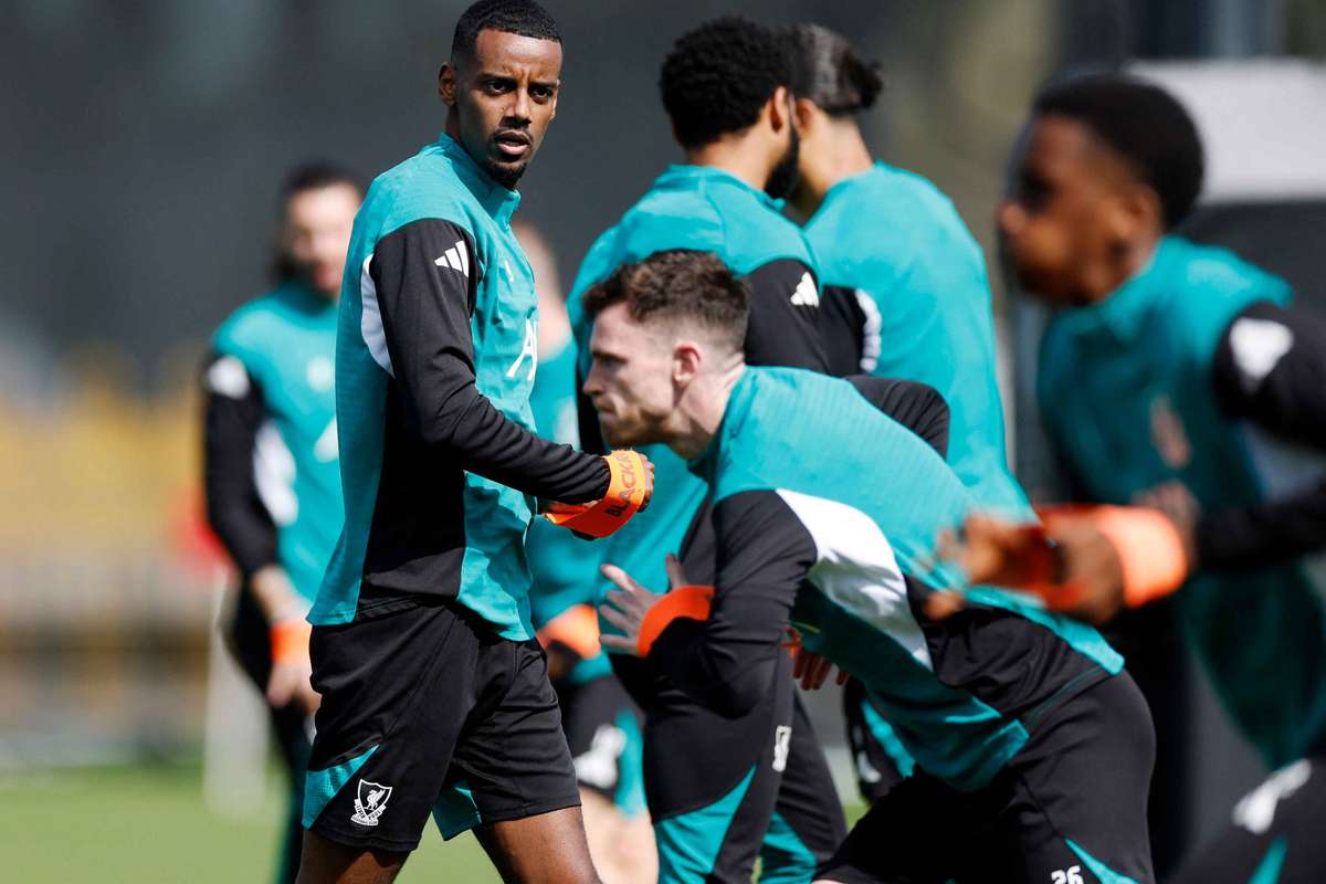 Isak trở lại! Tiền đạo Liverpool trở lại tập luyện, tin vui lớn trước trận đấu với PSG