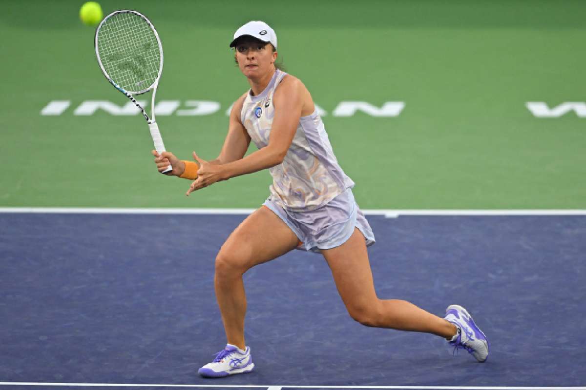 Swiatek battles past Andreescu to set up Raducanu clash | Flashscore.com.ng