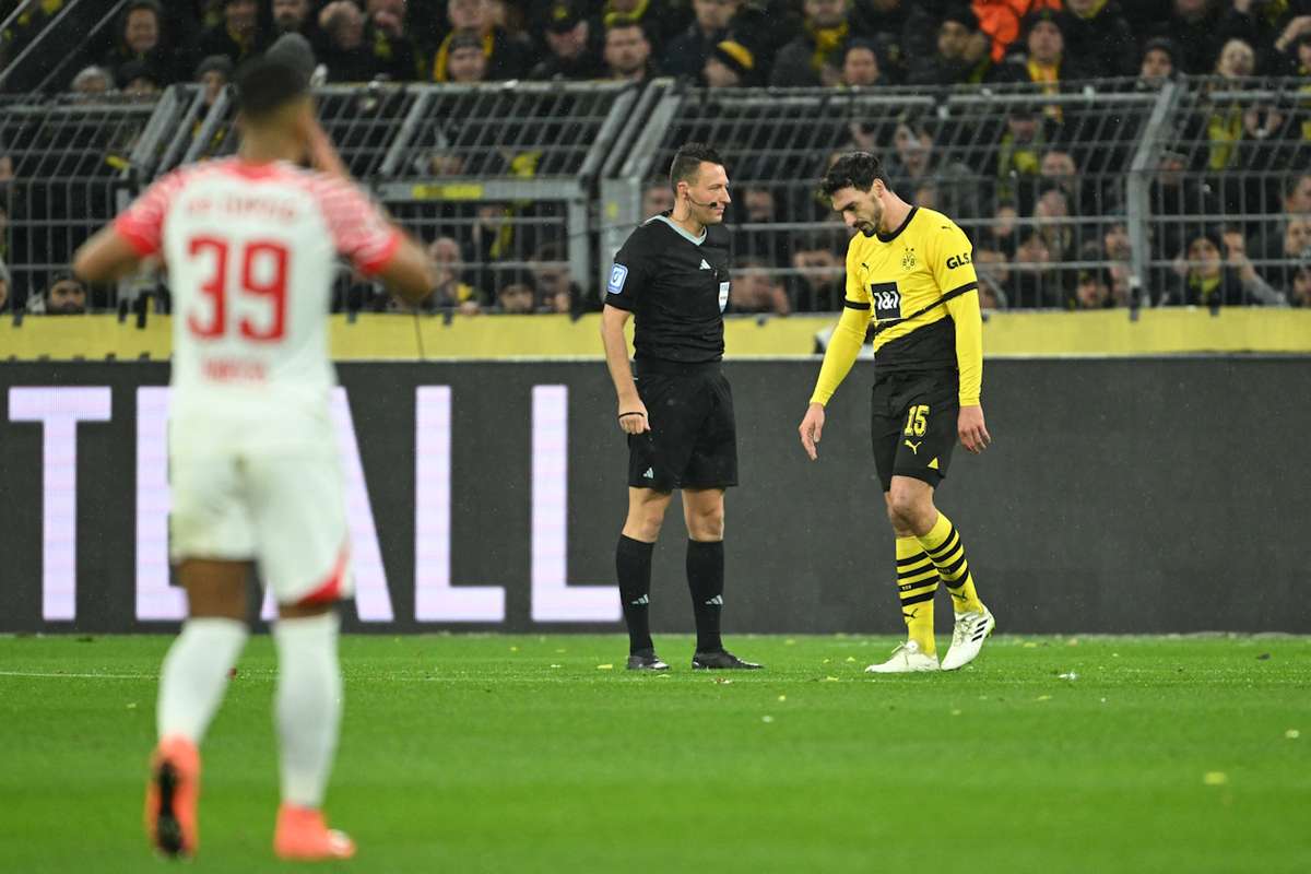 Nach frühem Platzverweis im Topspiel Mats Hummels stellt sich der