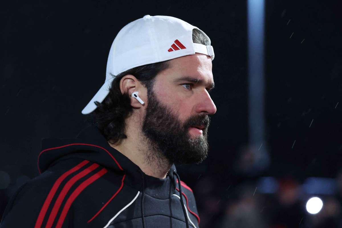 Alisson và Chiesa vắng mặt trong trận đấu giữa Liverpool và Galatasaray, một đòn giáng mạnh vào Slot