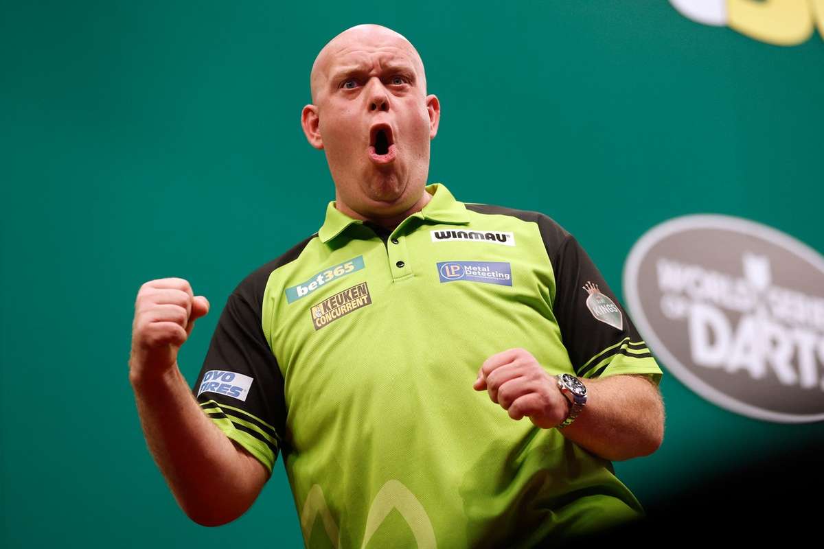 Van Gerwen wins US Darts Masters with whitewash final display