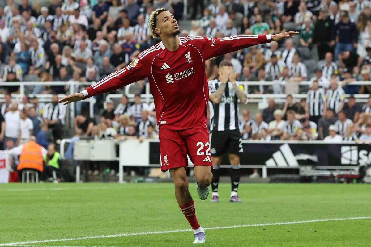 New Liverpool striker Ekitike evokes memories of Premier League icon ...