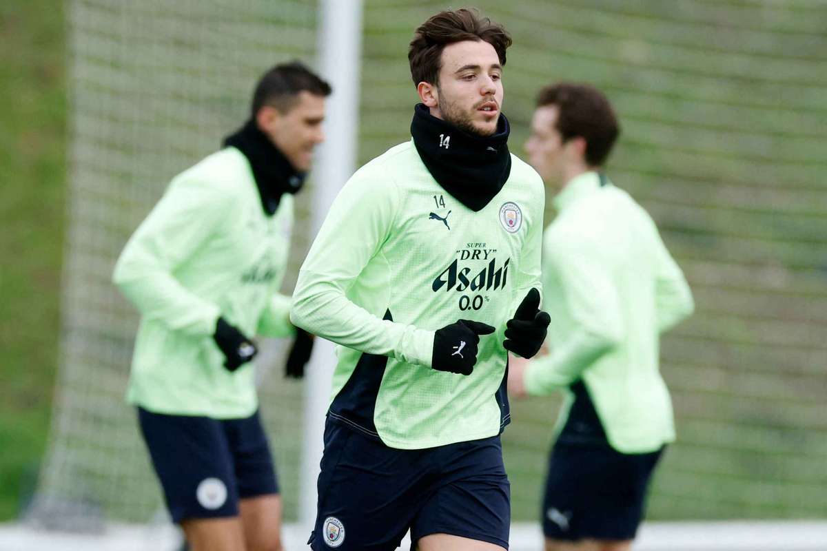 Man City tìm kiếm người mua Gonzalez