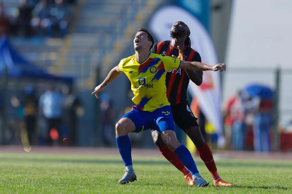 Futebol: D´Agosto empata a - Clube Desportivo 1º de Agosto