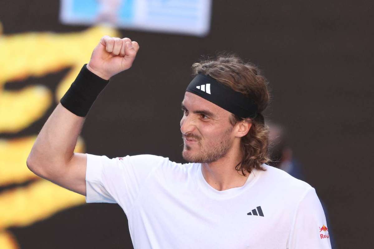 Tsitsipas vence Khachanov e vai à sua primeira final do Aberto da