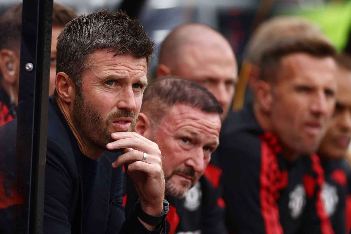 Man United Transfer News: Michael Carrick’s Left-Back Plans and Carlos Baleba Chase Revealed