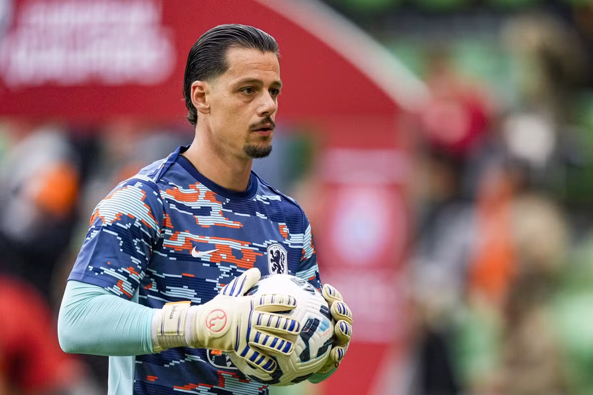 Eredivisie champions PSV Eindhoven have a new goalkeeper in Sparta Rotterdam's Nick Olij