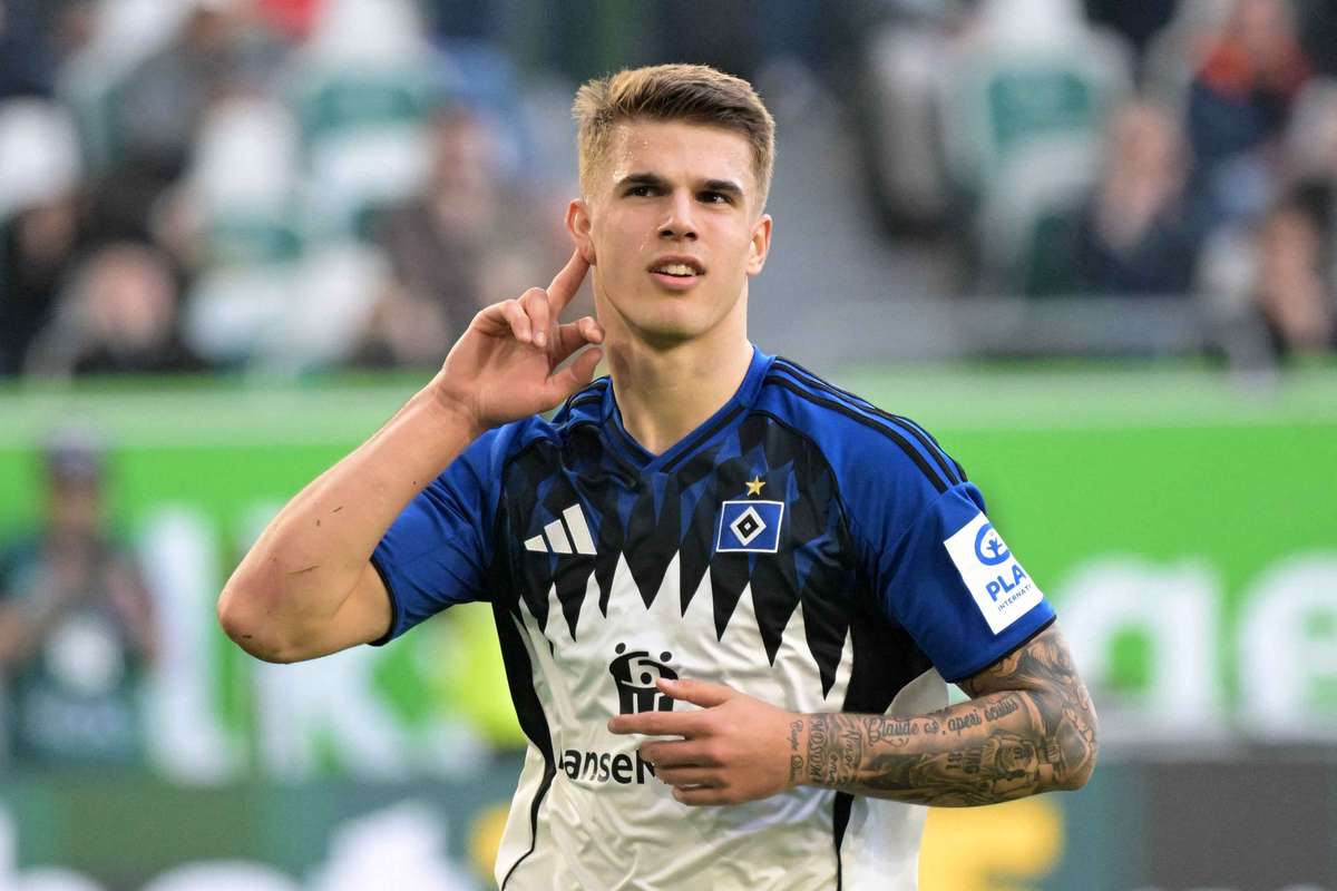 "Bạn không bao giờ biết trước" - Hiện tượng Vuskovic của Tottenham úp mở về tin đồn chuyển nhượng