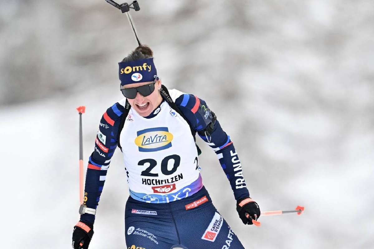 Elvira Oeberg Rafle La Poursuite D'Hochfilzen, Julia Simon Sauve L ...