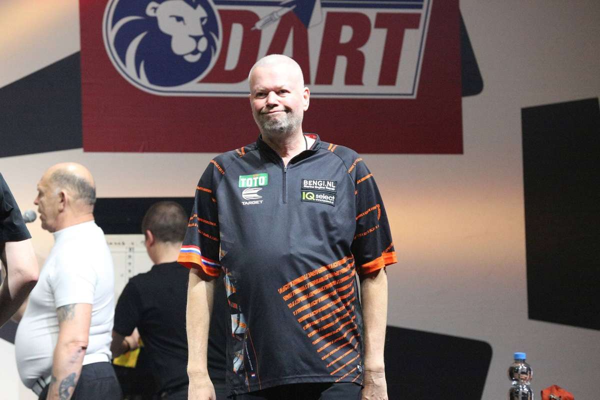 Van Barneveld wint Players Championship 5 in Duitsland door extreem