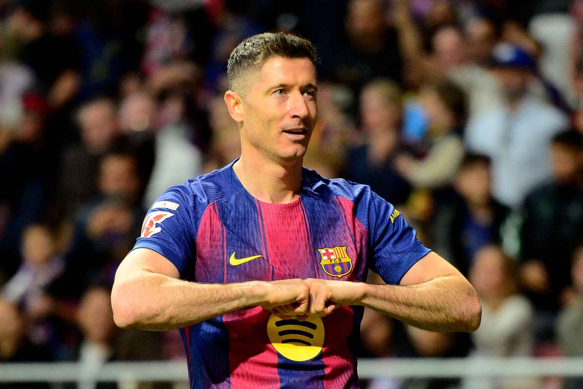 Lewandowski đến Man Utd? Carrick nhắm tiền đạo giàu kinh nghiệm của Barcelona để dẫn dắt hàng công