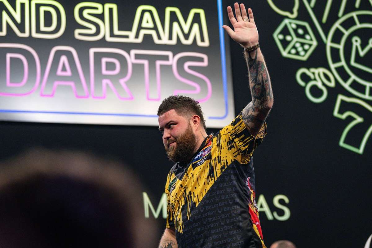 Grand Slam of Darts Anderson and Humphries through but Smith exits