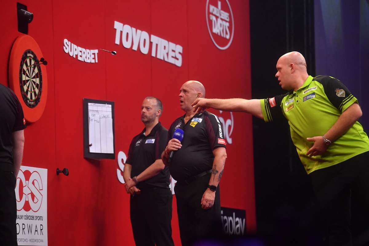 Van Gerwen wins Poland Darts Masters after beating Van Den Bergh Flashscore.co.uk