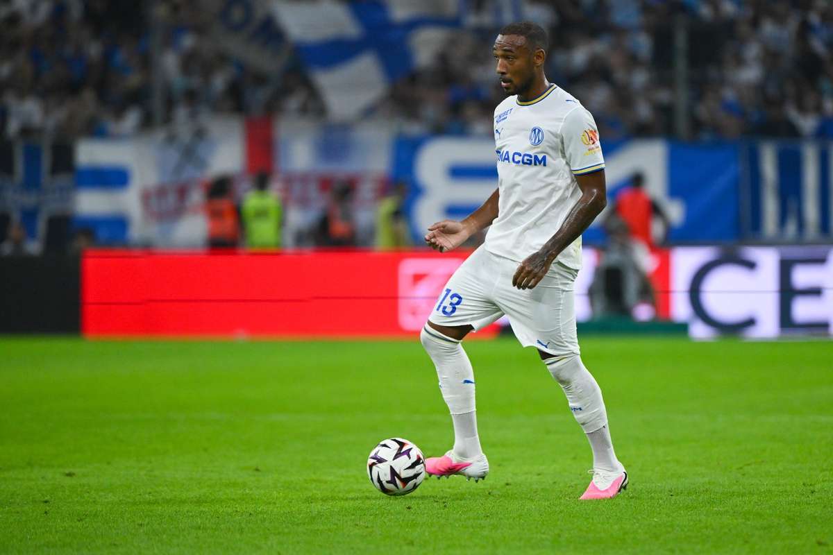 Marselha perde Derek Cornelius por três meses após lesão no treino