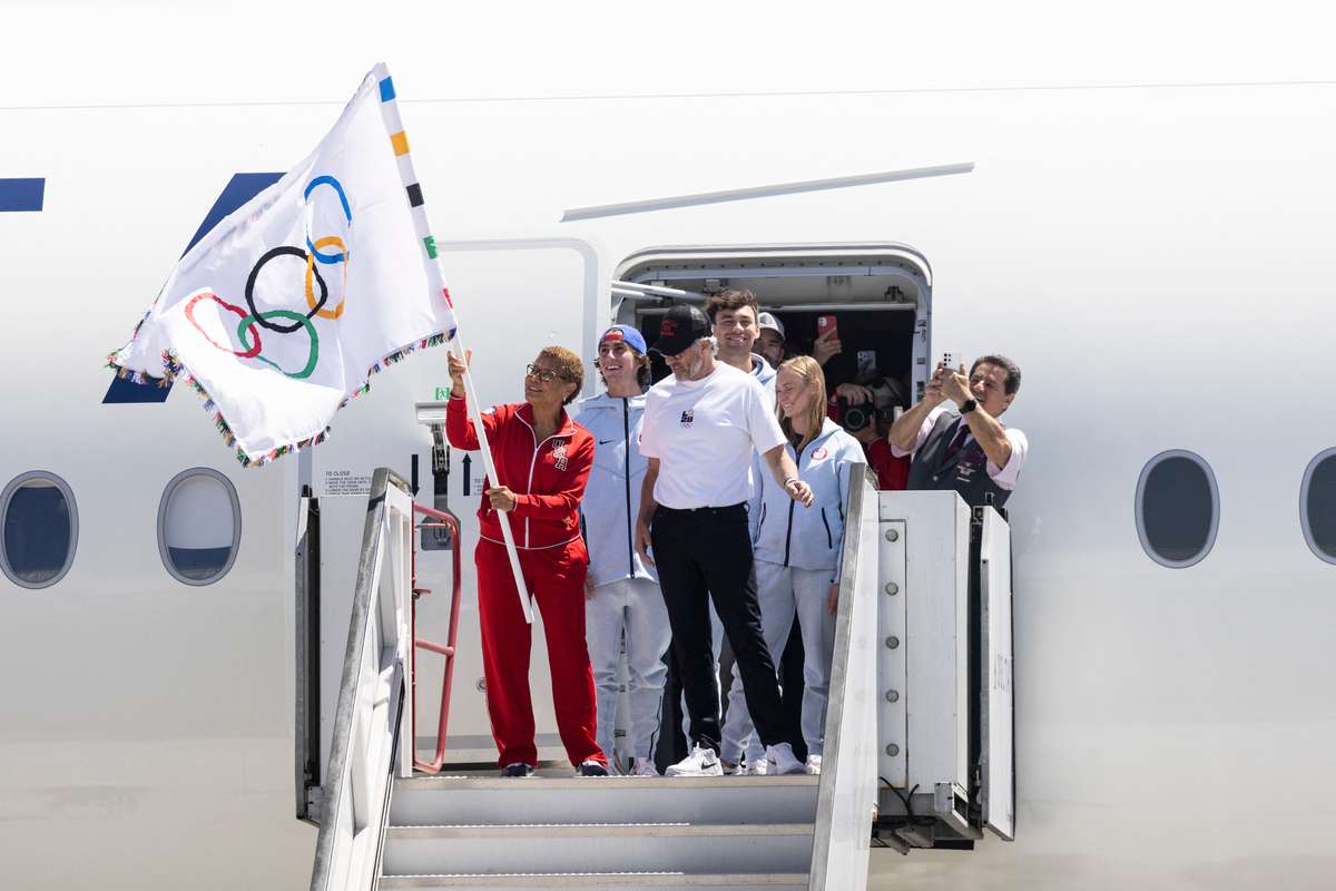 Olympic flag arrival kicks off 2028 'pressure' for Los Angeles