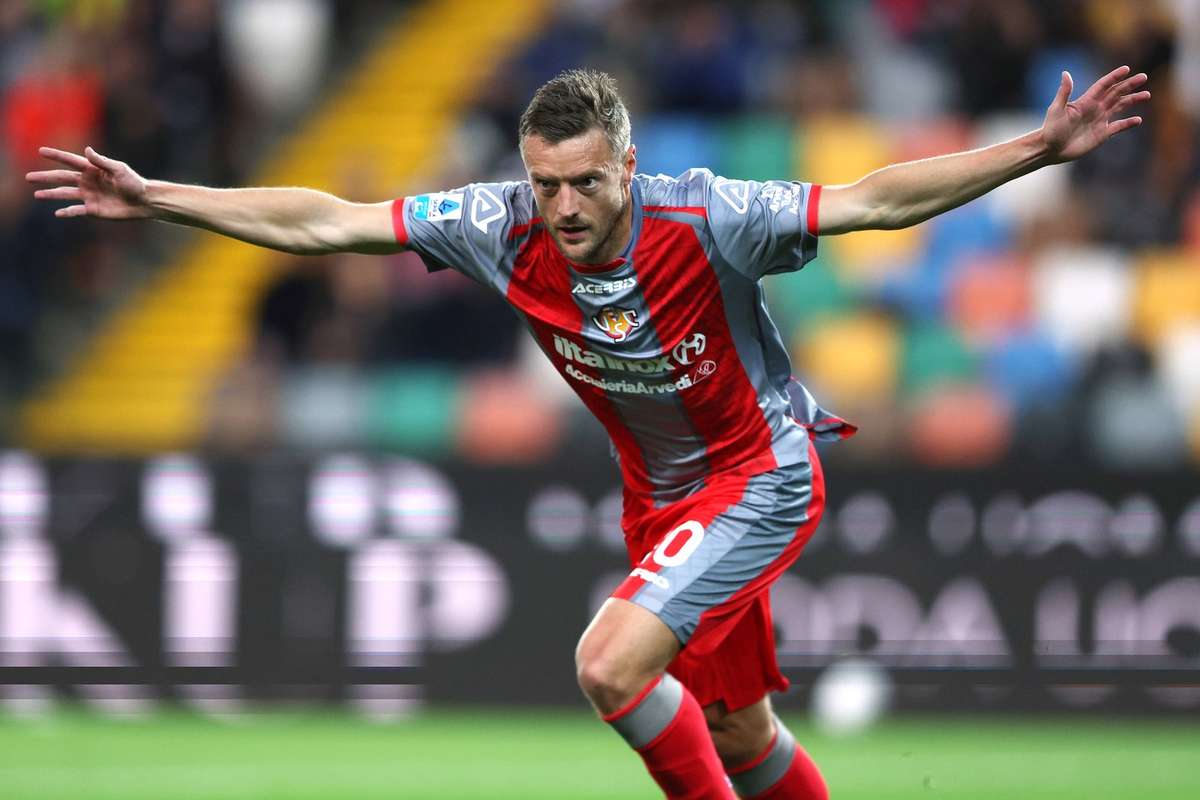 Why West Ham should completely avoid signing former Leicester star ...