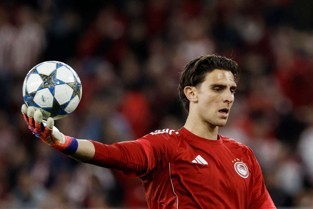 Hull break transfer record to sign Greece keeper Tzolakis from Olympiacos |  Flashscore.com