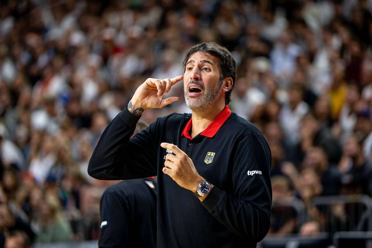 Deutsche Basketballer zum EuroBasket-Auftakt ohne Bundestrainer Alex Mumbru | Flashscore.de Deutsche Basketballer zum EuroBasket-Auftakt ohne Bundestrainer Alex Mumbru | Flashscore.de