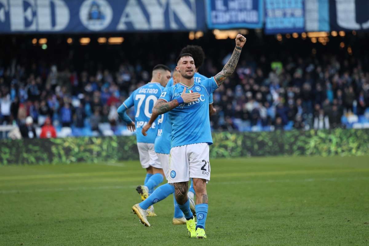 Il Napoli Rimonta La Salernitana Nel Recupero: Gli Azzurri Vincono 2-1 ...