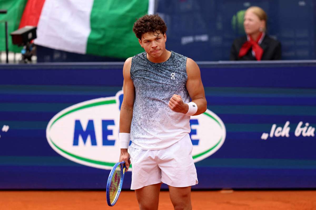 https://livesport-ott-images.ssl.cdn.cra.cz/r1200xfq60/8db1fe2b-a253-4198-9176-b01069afc419.jpeg